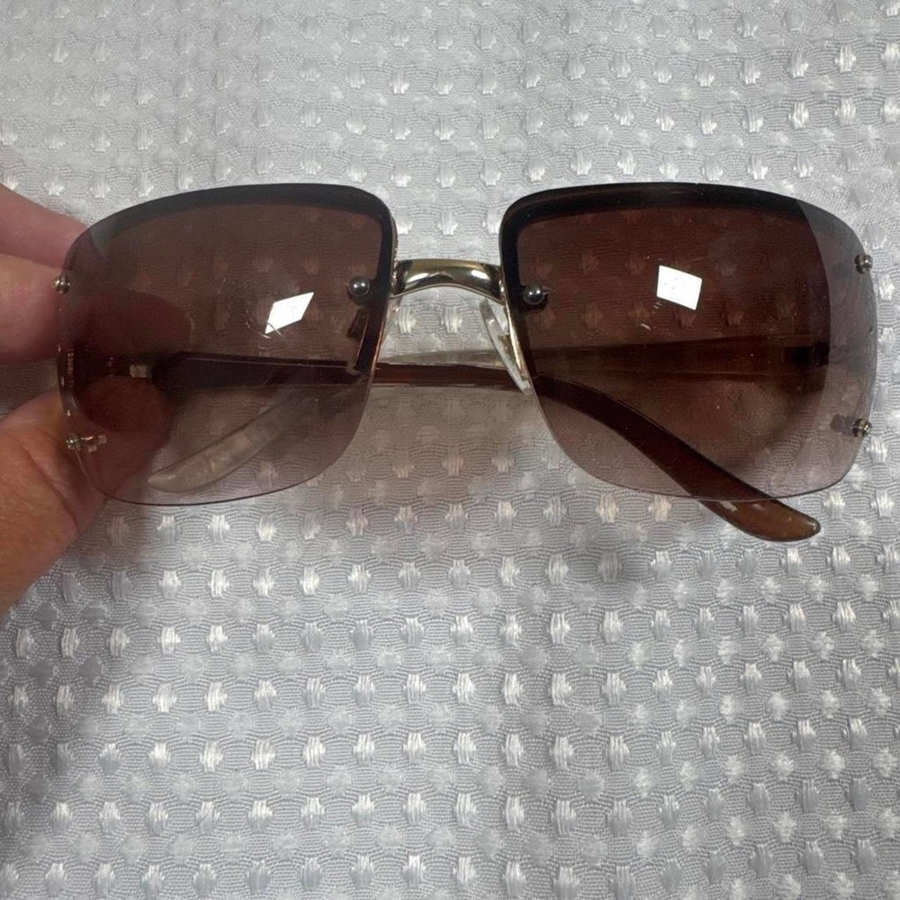 Vera style from Foster Grant sunglasses